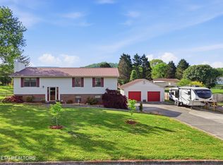 2022 Independence Dr, Maryville, TN 37803