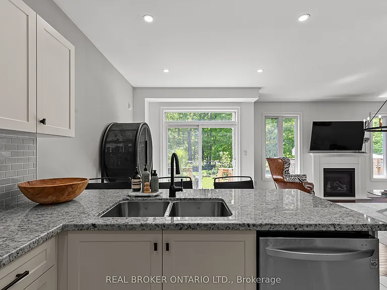 3047 Stone Ridge Blvd — Photo 13
