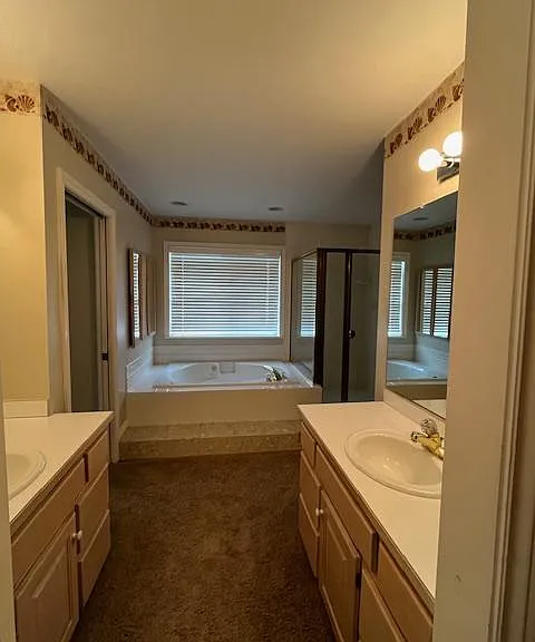 930 Robins Pl — Photo 12