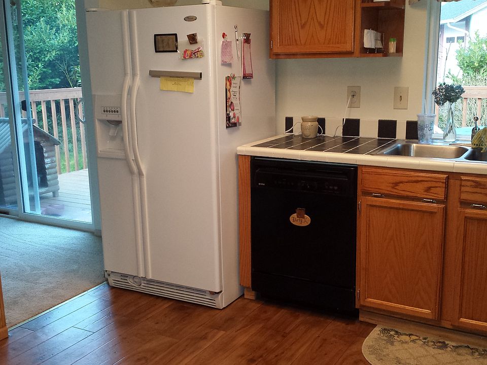 1st image of 2725 NE Carlson Ct