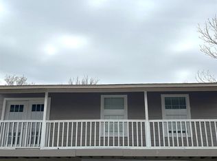 309 S 3rd St #B, Highlands, TX 77562