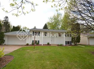 124 Oakwood Rd, Apple Valley, MN 55124