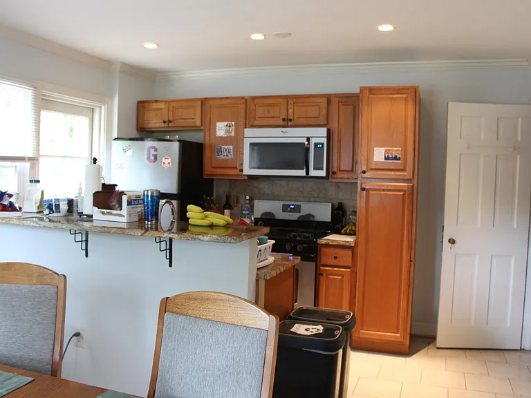 631 N Oakland St — Photo 6