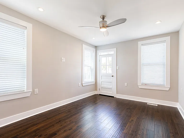 734 S Robinson St — Photo 23
