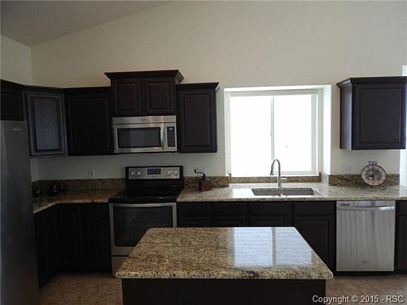 3rd image of 4145 Greens Dr