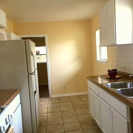 4th image of 522 Hillwood Dr