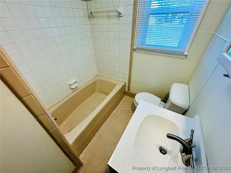 105 E Railroad St — Photo 16