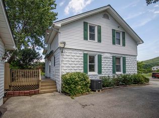 811 W Rock Rd, Radford, VA 24141