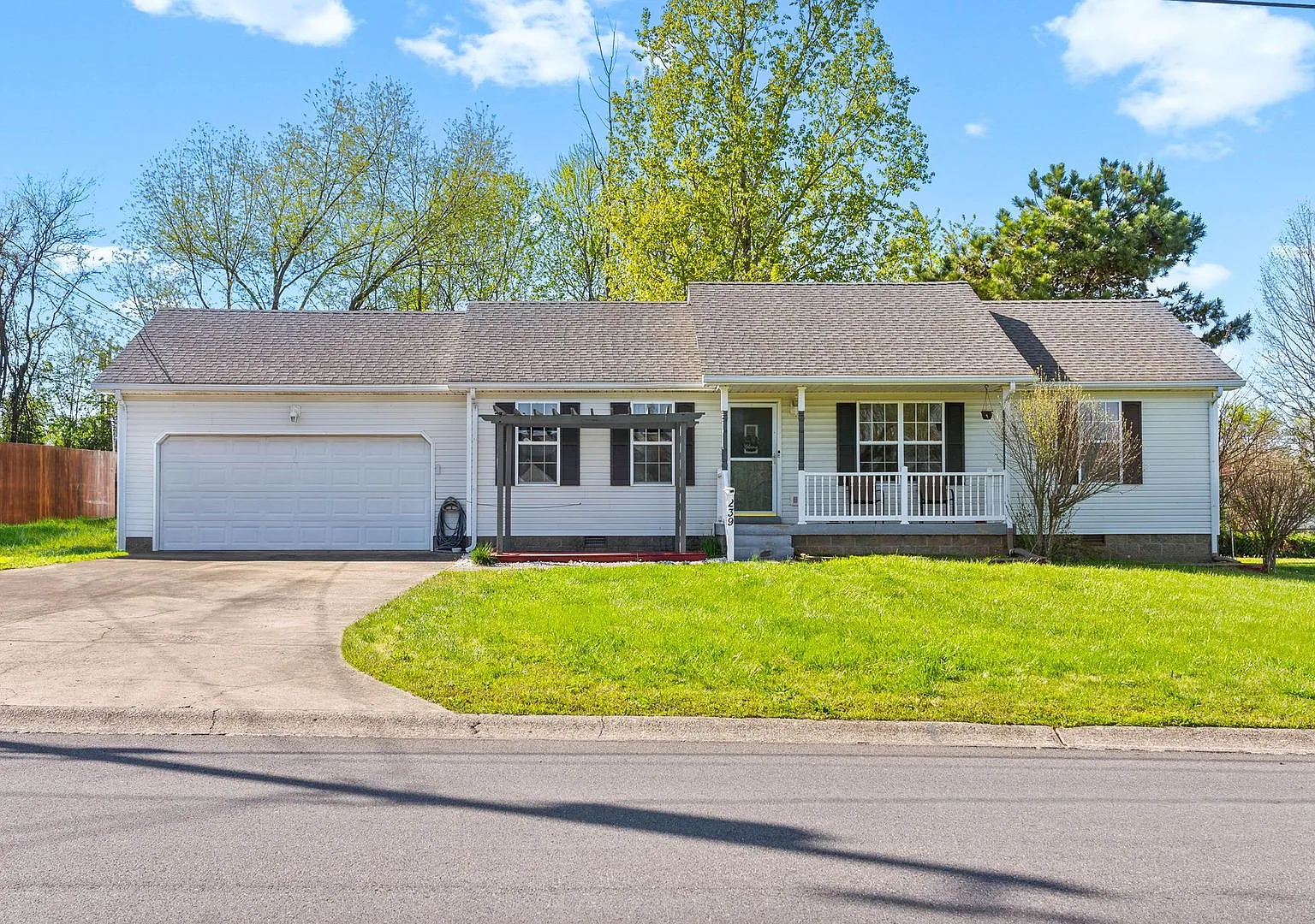 239 Golden Pond Ave OaK Grove, KY 42262 — Photo 1