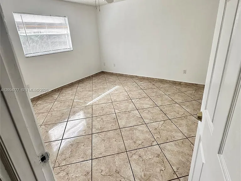 4111 Stirling Rd #408 — Photo 8