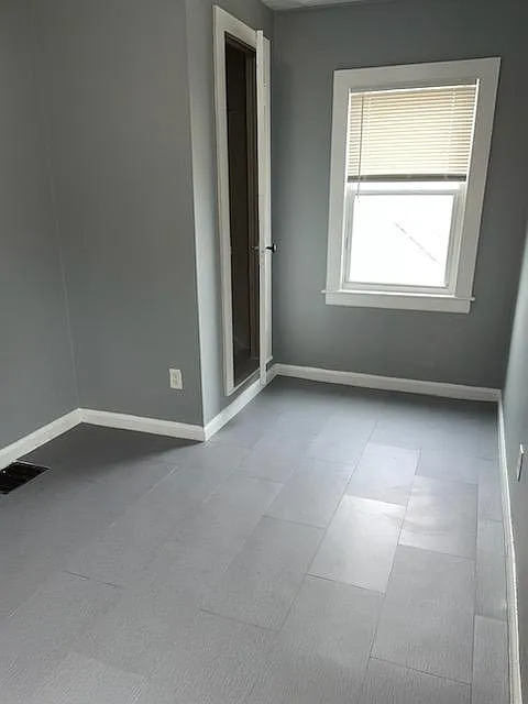 Building Photo - 421 Bishop Ave #12