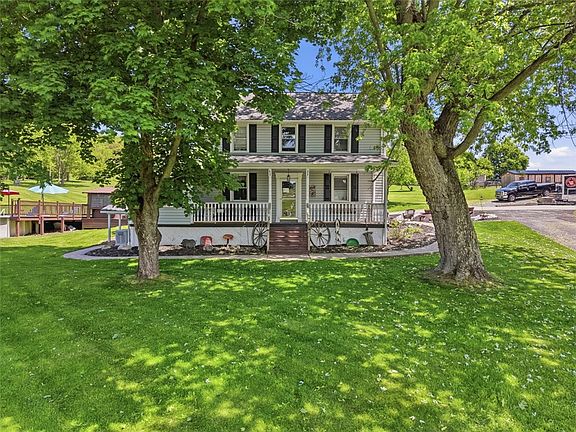 4th image of 2976 Henderson Rd