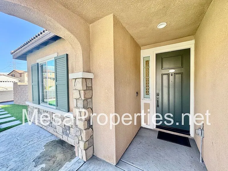 5229 Jarvis Ln — Photo 3