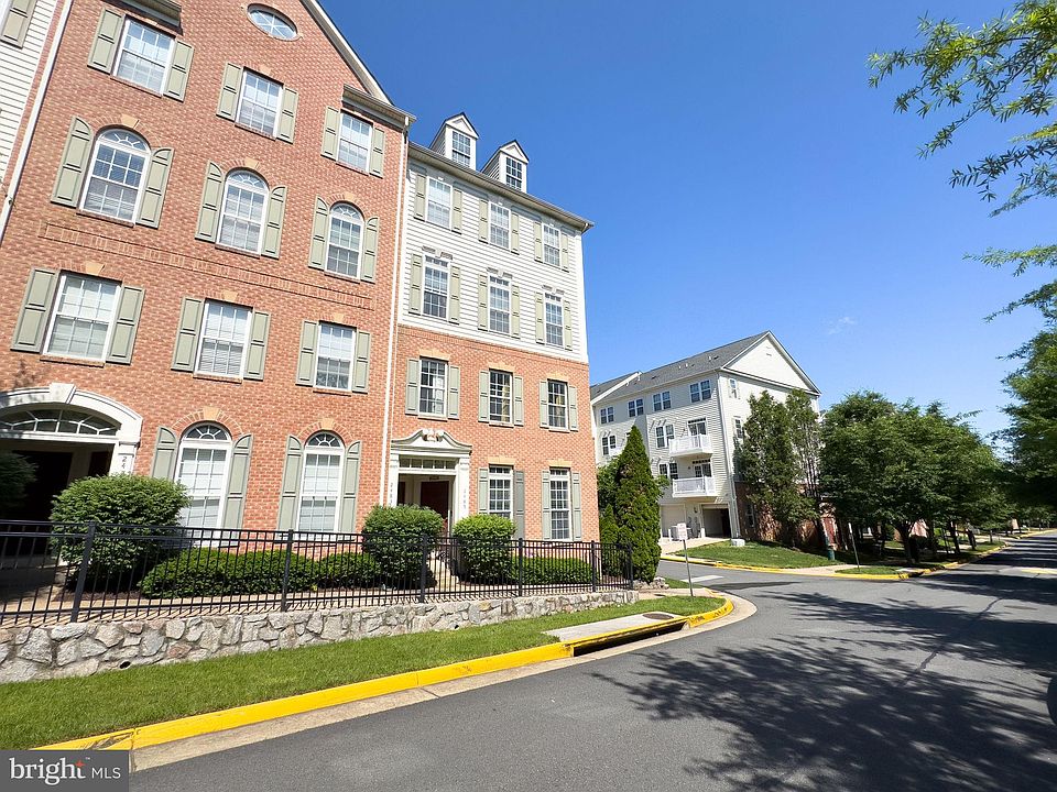 1st image of 2485 Eastbourne Dr