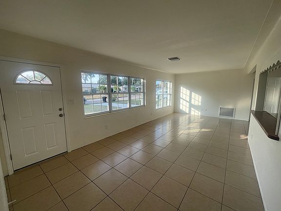 3rd image of 4061 21st Ave N