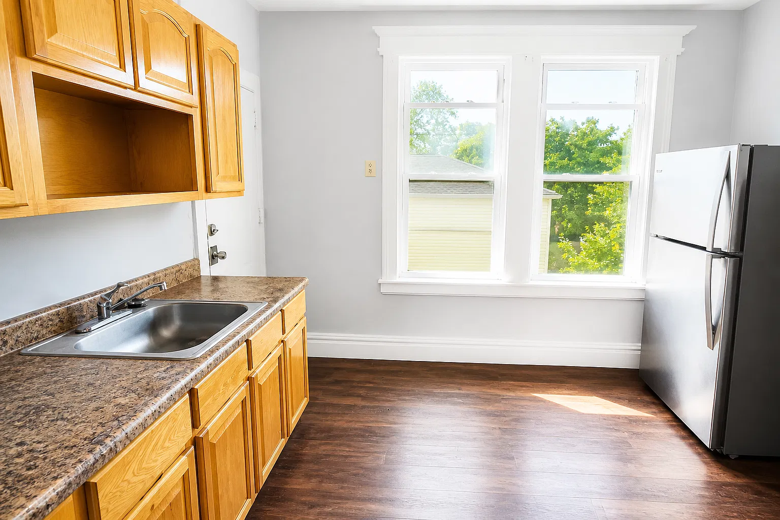 3 bed, $1,795 — Photo 4