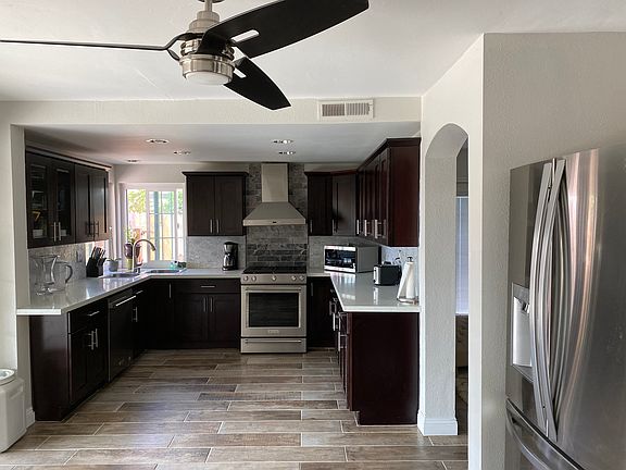 4th image of 2290 Chatswood Dr