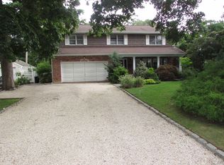 47 Pauchogue Ave, East Islip, NY 11730