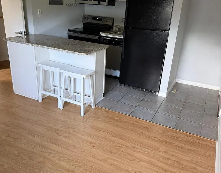 727 S Mills Ave #1 — Photo 2