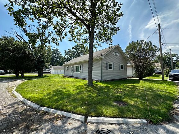 2nd image of 601 N Lake Shore Dr