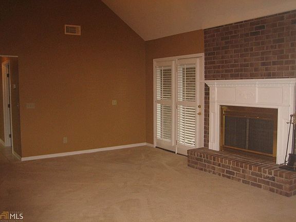 4th image of 102 Peachtree Run