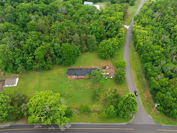 3rd image of 101 E Allen Rd