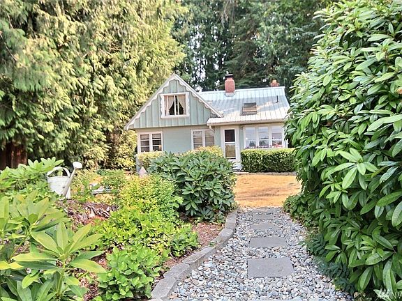 3rd image of 31045 E Lake Morton Dr SE