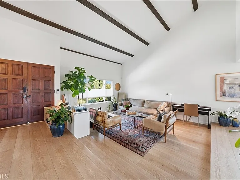 1720 Voorhees Ave — Photo 2