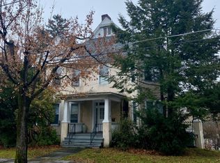 212 N 7th St FLOOR 2, Stroudsburg, PA 18360