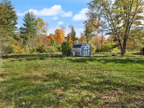 2202 Old State Road, Henryville, IN 47126