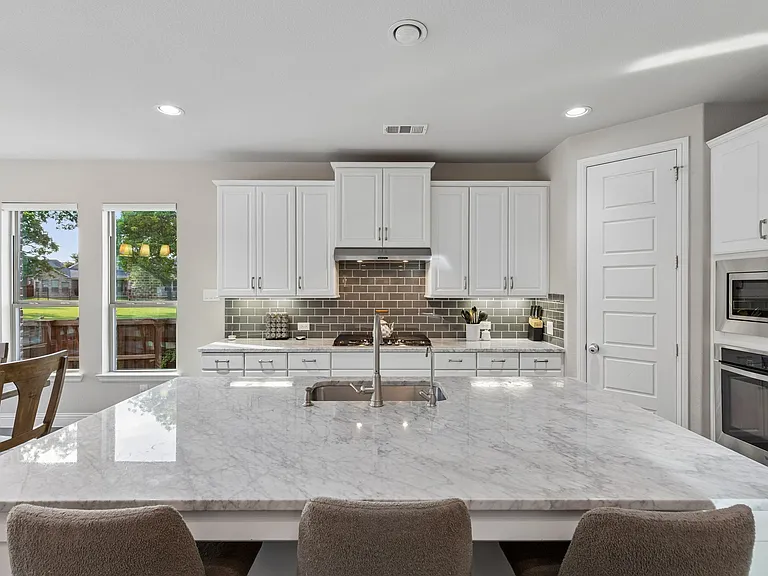 7909 Bonham Cv — Photo 8