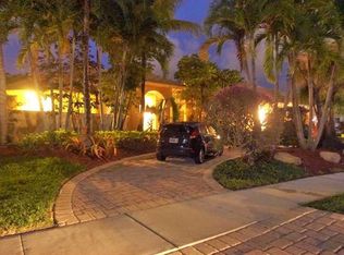 2480 Princeton Ct, Weston, FL 33327