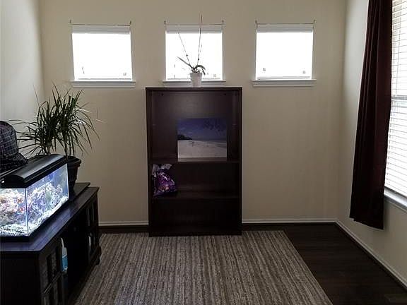 5th image of 4517 E Meadow Dr