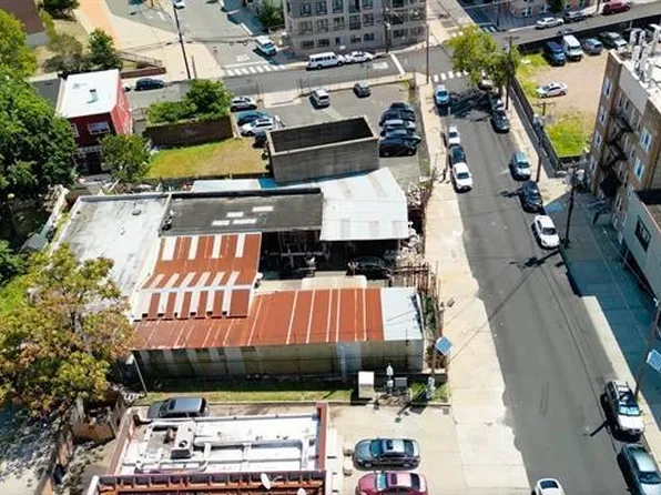 248 Beacon Avenue image 22 of 26