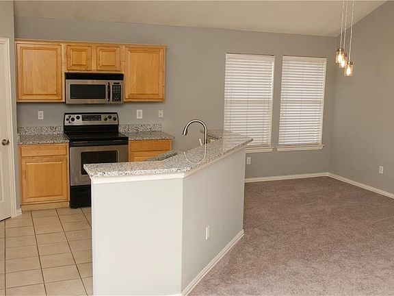 4th image of 405 Port O Conner Dr