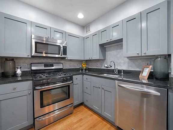 2nd image of 2131 N Larrabee St APT 6203