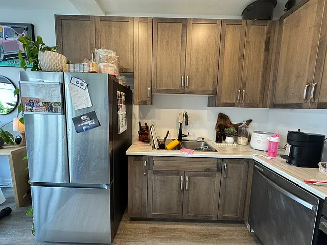 861 Edinburgh Dr — Photo 6