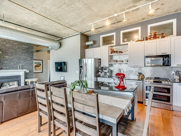 111 S Morgan St #907 — Photo 6