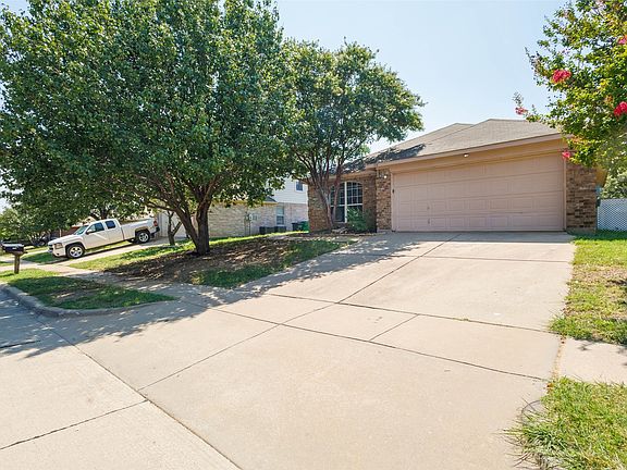 2nd image of 316 Heritage Dr