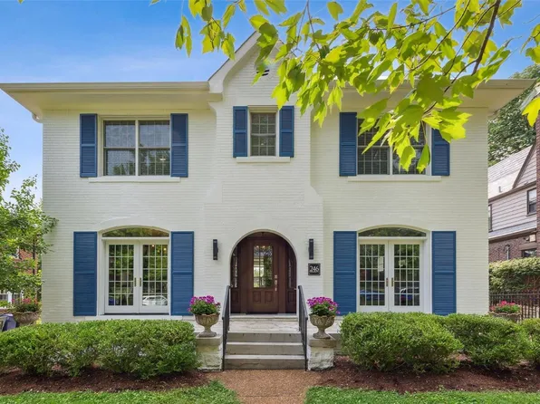 246 Woodbourne Dr, Clayton, MO 63105