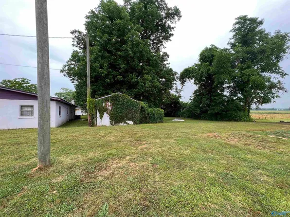 590 E Upper River Rd, Decatur, AL 35603