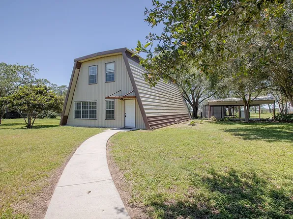 108 Russell Rd, Victoria, TX 77904