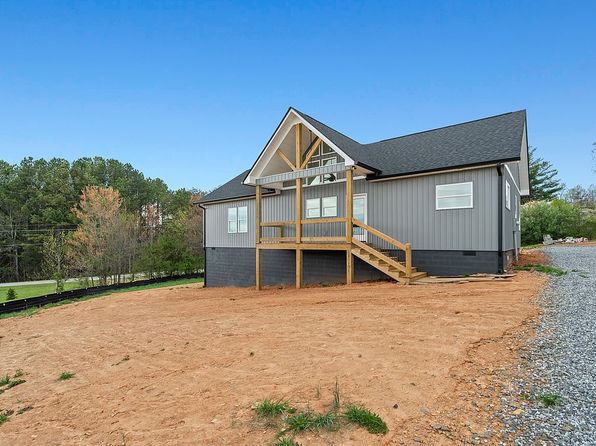 554 Knights Sq