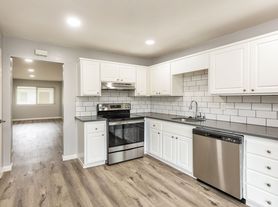 Casa Linda, 2 beds  2.0 baths (860 sqft)