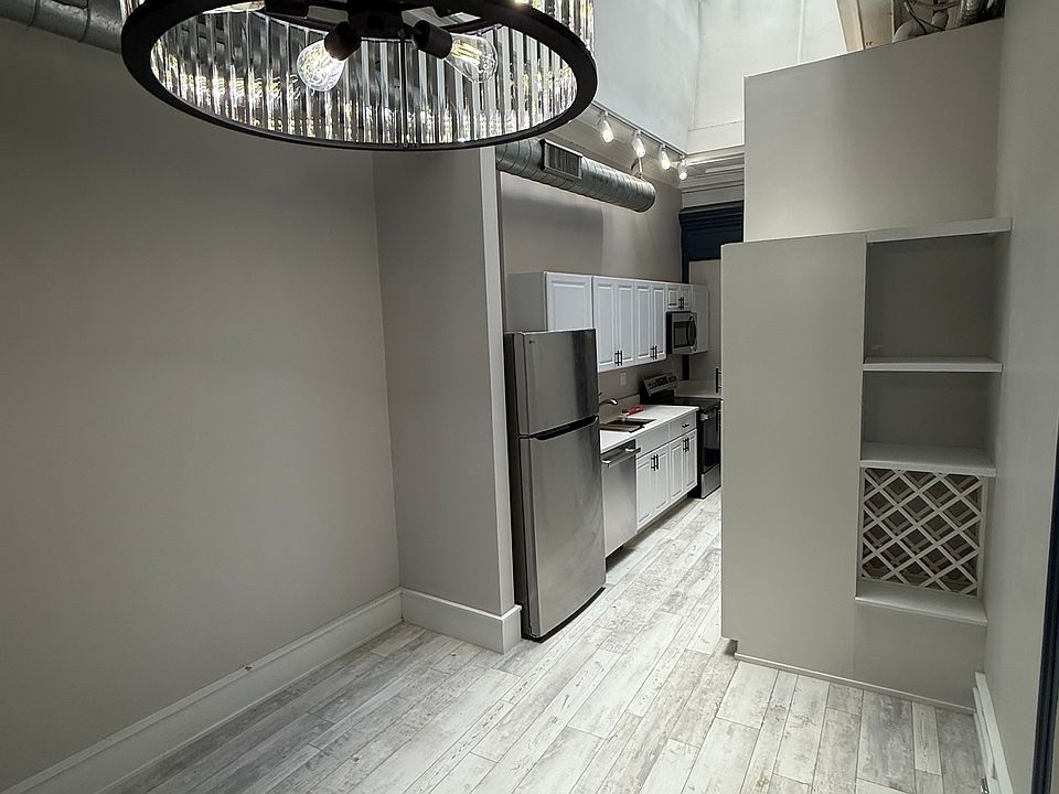 1st image of 23 Temple Pl #2R