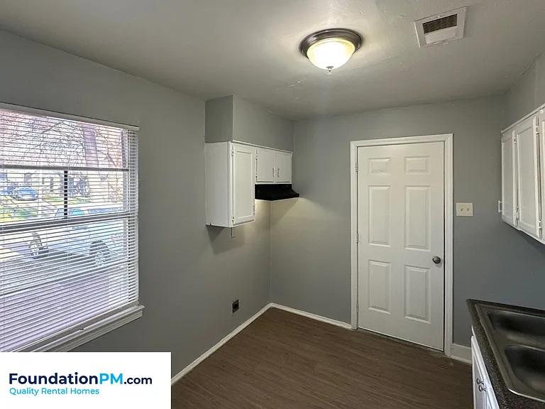 4532 Sunny View Dr — Photo 4