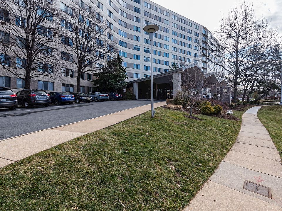 1st image of 1200 N Nash St APT 560