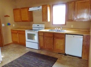 818 1/2 Kingsbury St, Belle Fourche, SD 57717