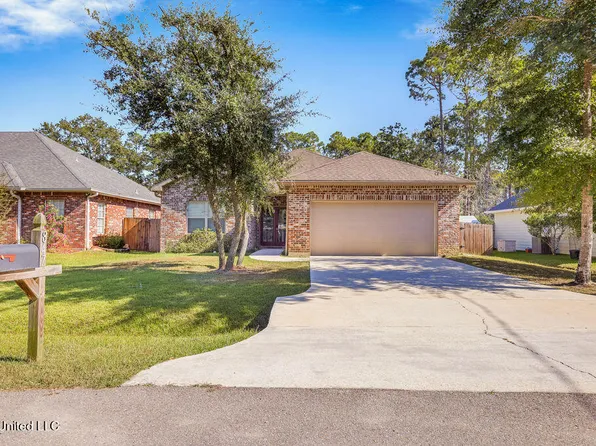 847 Ieke Dr, Diamondhead, MS 39525