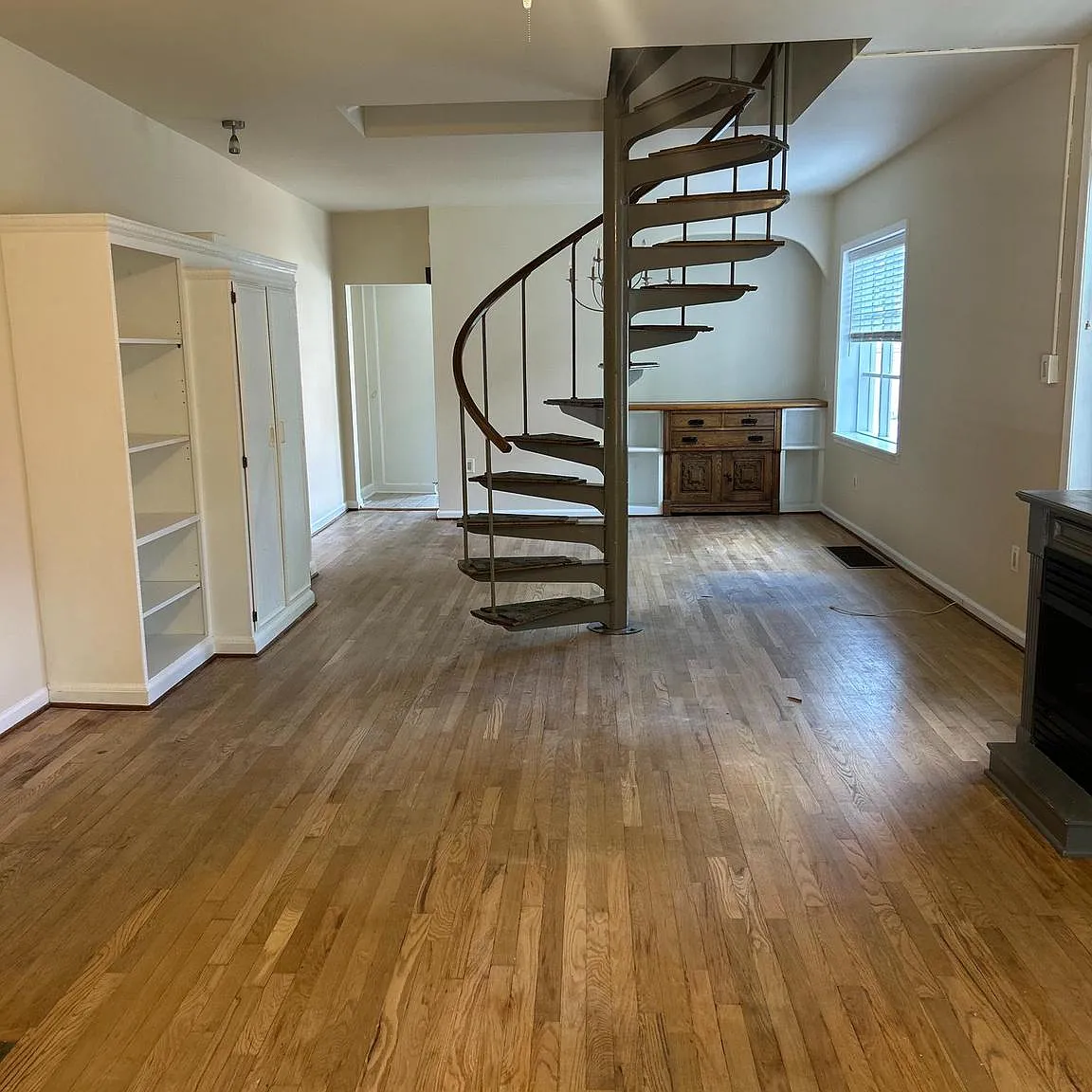 3 bed, 1.5 bath, 1391 sqft, $3,000 — Photo 2